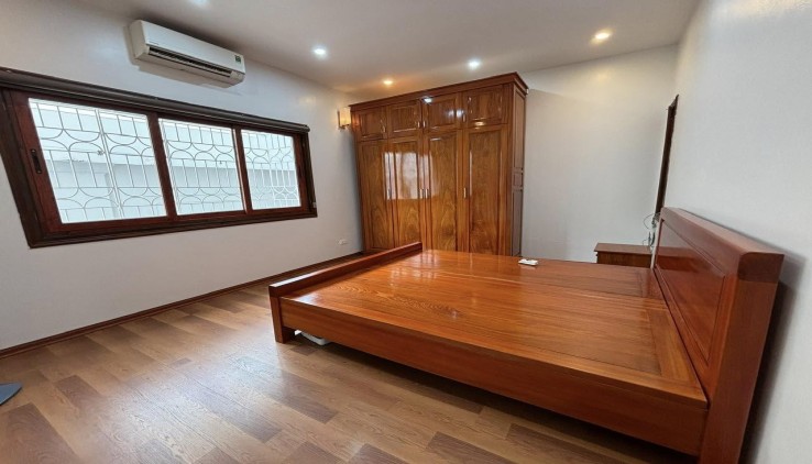 Cho thuê nhà LÀM SPA, KD ONLINE, VP Phố Hoàng Ngọc Phách, Đ.Đ, 50m2, 4 tầng, 25 triệu